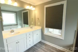 2040 N New Hope Road Gastonia, NC - Bathroom of Single Family Home