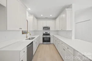 634 kitchen 2 | 7 Reasons to Explore The Enclave Townhomes in Gastonia, NC |